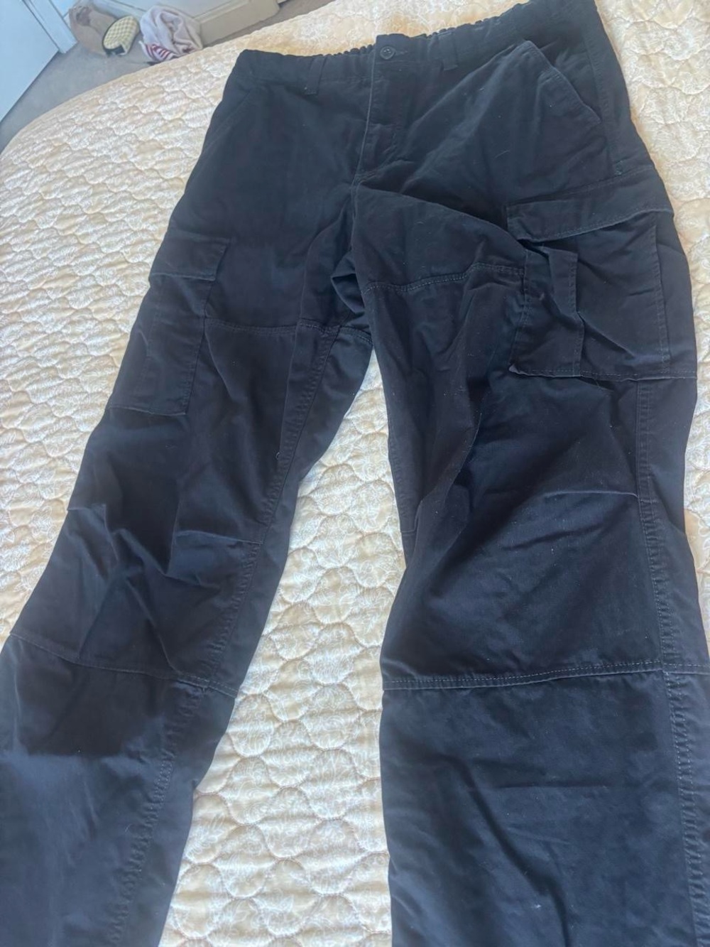 H&M Black Men's Cargo Pants with Multiple Pockets